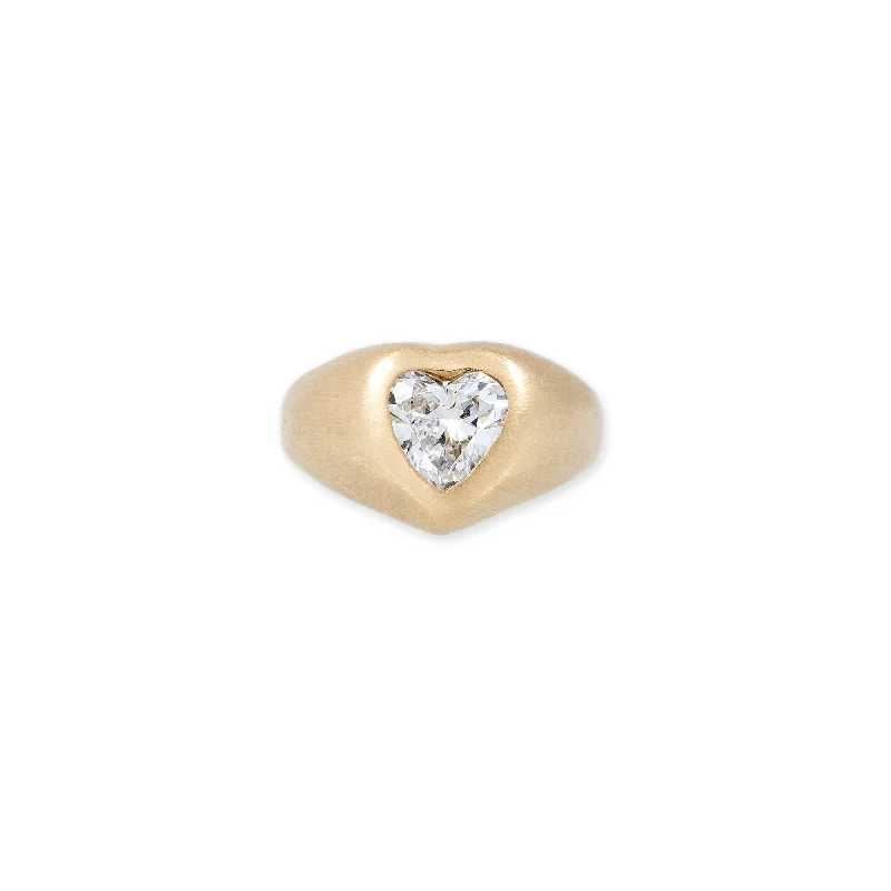 women’s gemstone eternity ring-DIAMOND HEART SIGNET RING