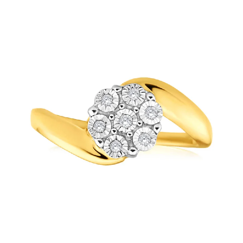 women’s cushion cut engagement ring-9ct Yellow Gold Diamond Ring Set With 7 Brilliant Cut Diamonds