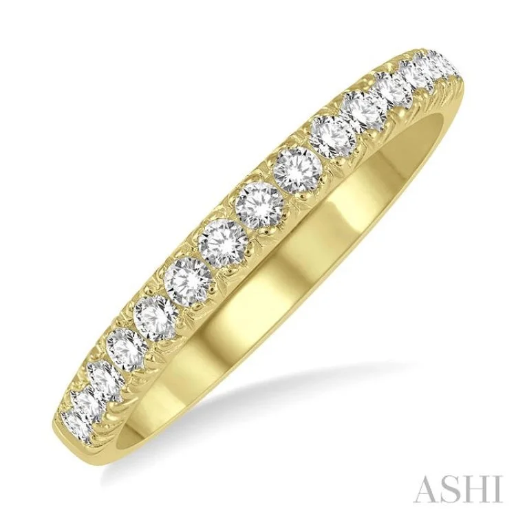 women’s luxury wedding ring-1/3 ctw 15Stones Round Cut Diamond Wedding Band in 14K Yellow Gold