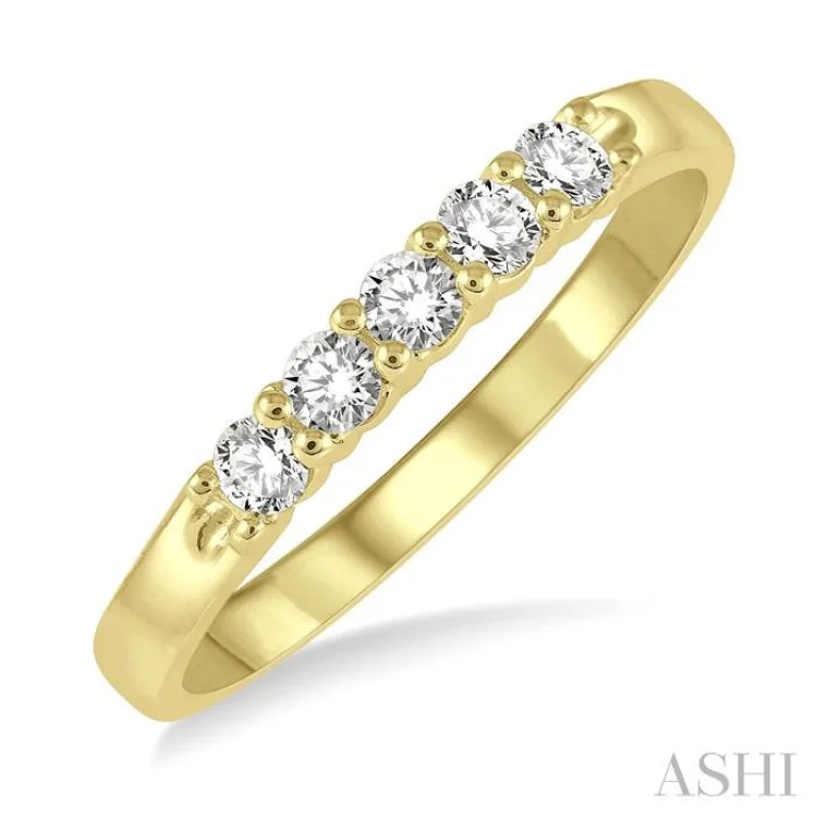 women’s bridal ring-1/4 ctw 5 Stone Round Cut Diamond Wedding Band in 14K Yellow Gold