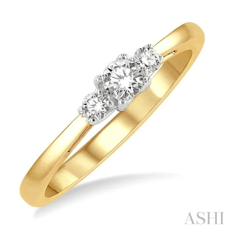 women’s heart-shaped ring-1/4 Ctw Round Cut Diamond Three-Stone Ring in 14K Yellow and White Gold