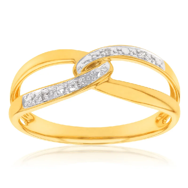 women’s vintage-inspired engagement ring-9ct Yellow Gold Diamond Ring with 4 Brilliant Diamonds