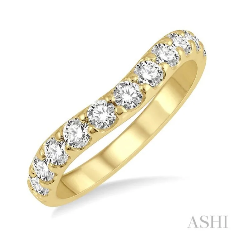 women’s platinum ring-3/4 Ctw Arched Center Round Cut Diamond Wedding Band in 14K Yellow Gold