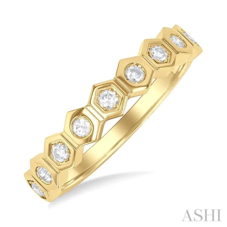 women’s diamond halo ring-1/5 ctw Hexagon Shape Link Round Cut Diamond Fashion Ring in 14K Yellow Gold