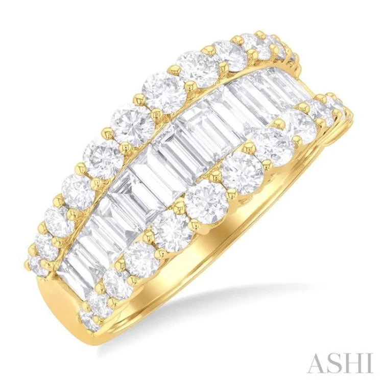 women’s vintage ring-2 3/8 ctw Baguette and Round Cut Diamond Fashion Band in 14K Yellow Gold