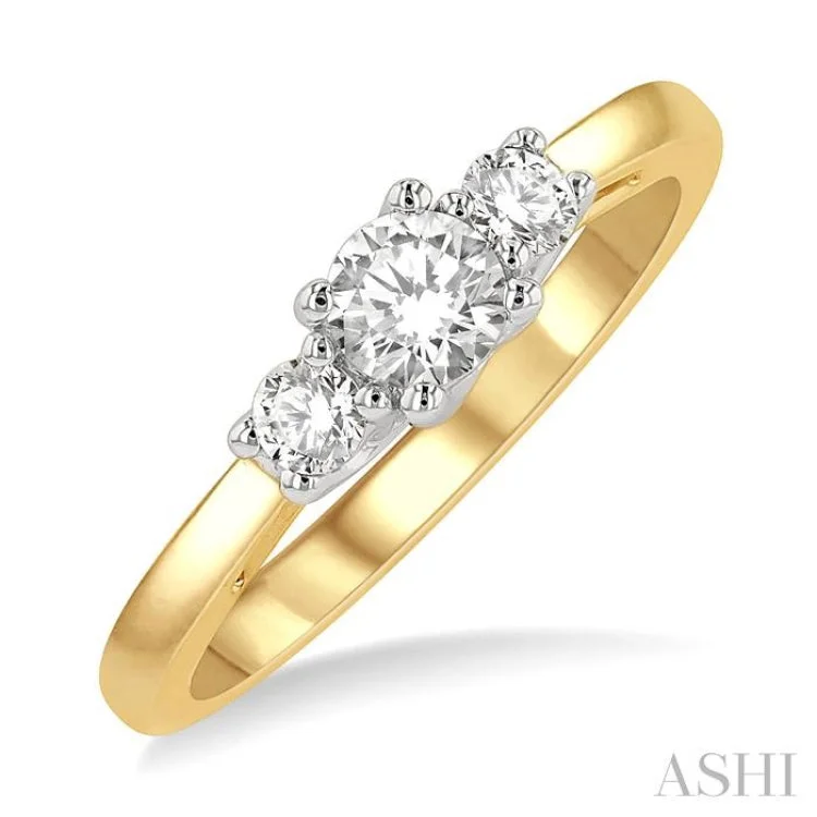 women’s oval ring-1/2 Ctw Round Cut Diamond Three-Stone Ring in 14K Yellow and White Gold