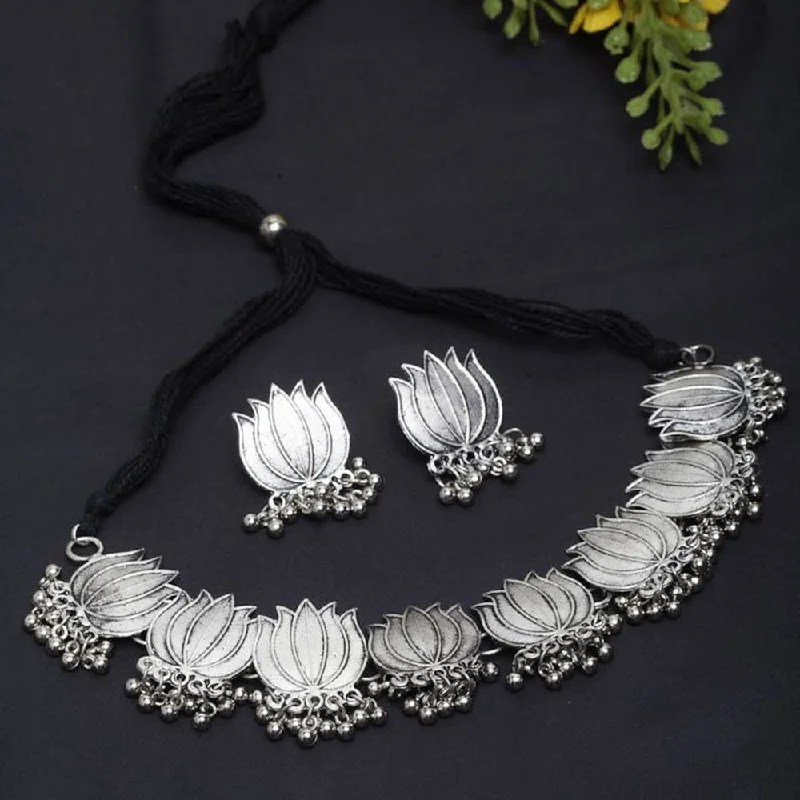 women’s elegant chain necklace-Bevy Pearls Oxidised Plated Choker Necklace Set