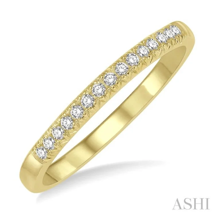 women’s custom engagement band-1/10 ctw 15Stones Round Cut Diamond Wedding Band in 14K Yellow Gold