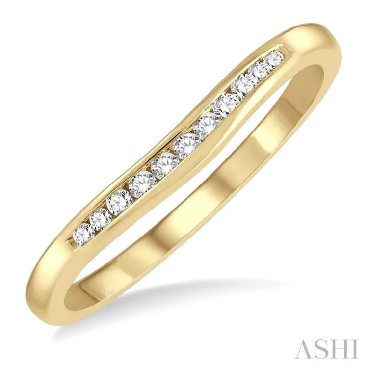 women’s stackable diamond ring-1/10 Ctw Arched Channel Round Cut Diamond Wedding Band in 14K Yellow Gold