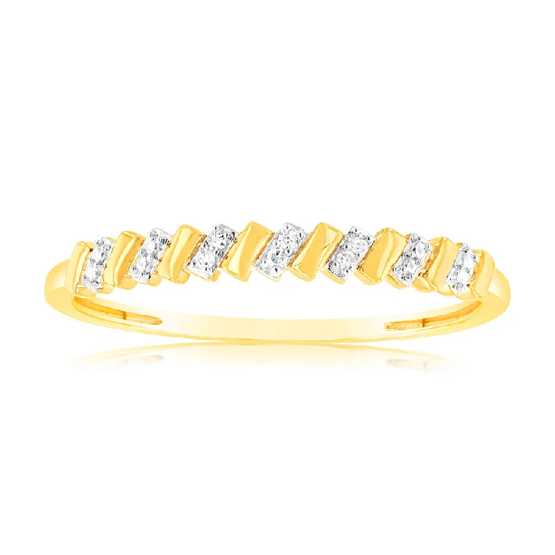 women’s square engagement ring-9ct Yellow Gold Diamond Ring with 6 Brilliant Cut Diamonds