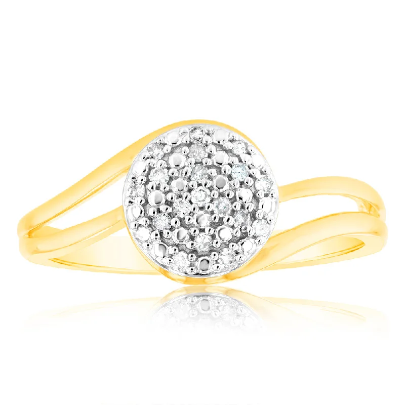 women’s three-stone engagement ring-9ct Yellow Gold Diamond Ring with 19 Brilliant Cut Diamonds